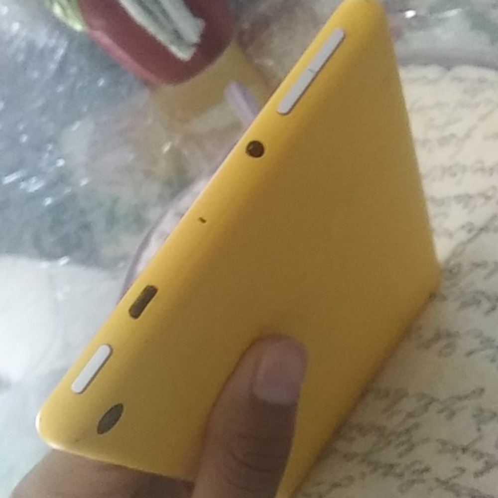 Amazon Fire tablet - Picture 3 of 3